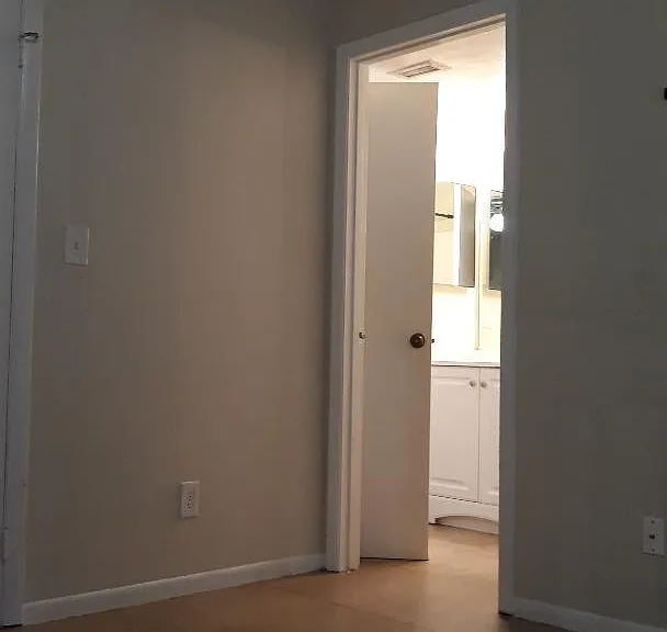 1081 Coral Club Dr — Photo 13