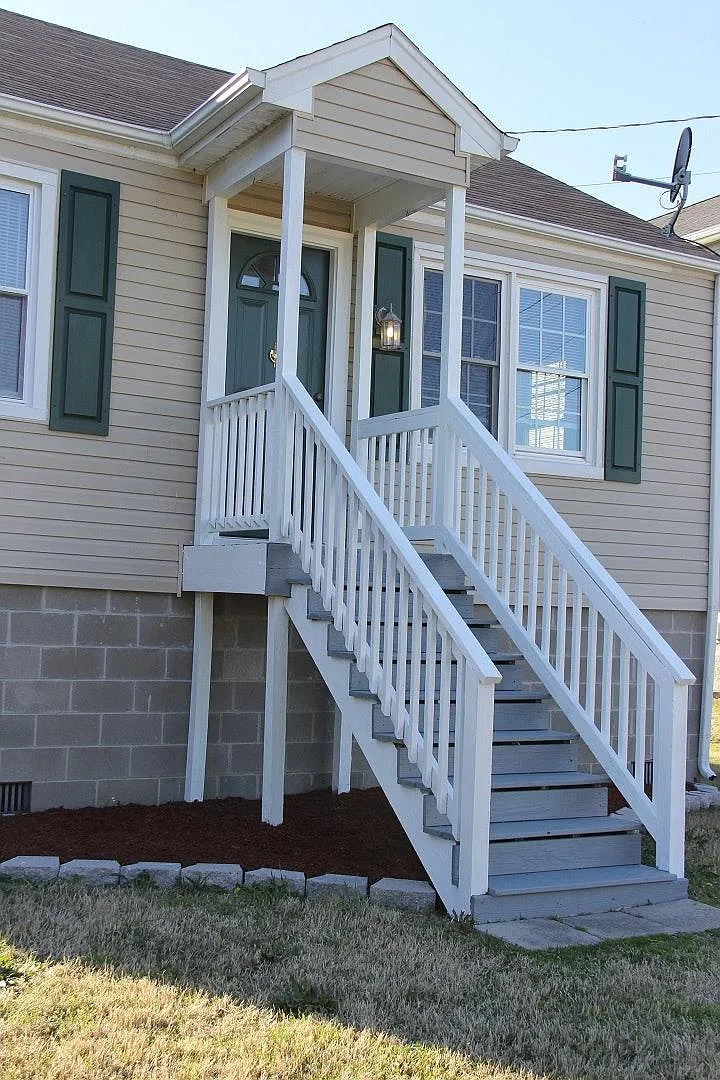 Building Photo - 15 Freeman Dr