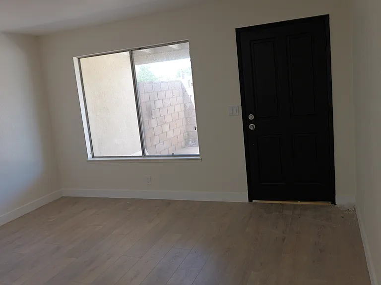20997 Pine Ridge Ave #2 — Photo 7