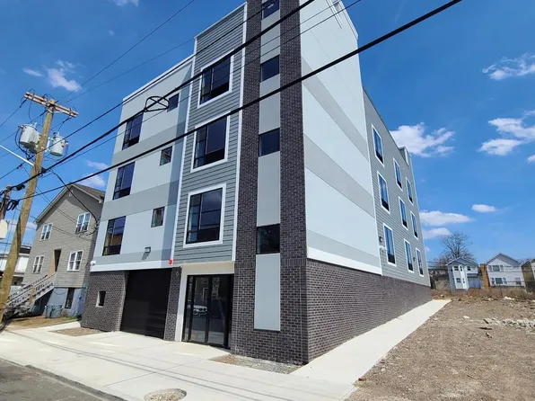 65 Auburn St, Paterson, NJ 07501