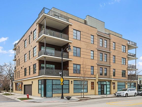 2nd image of 1133 Chicago Ave #4W