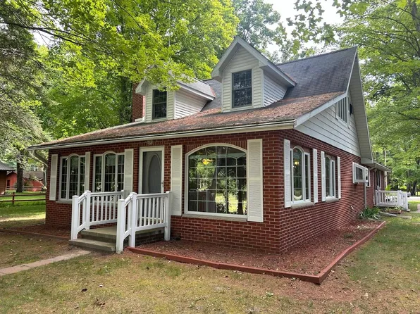 1043 Siesta St, Gladwin, MI 48624