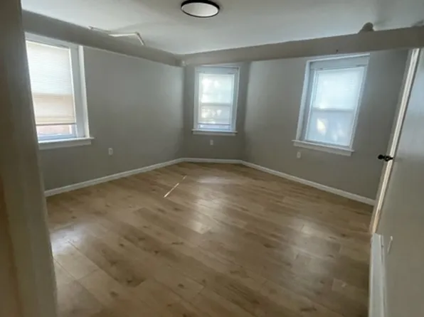 405 Main St #B, West Haven, CT 06516