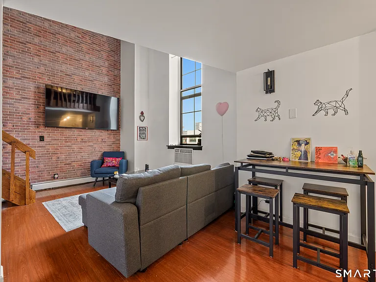 124 Court St #505 — Photo 8