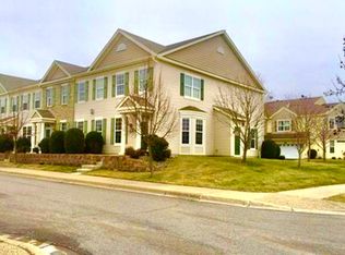 1087 Traditions Ct, Chaska, MN 55318