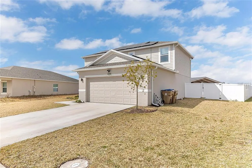 4 bed, 2.5 bath, 2168 sqft, $2,700 — Photo 2