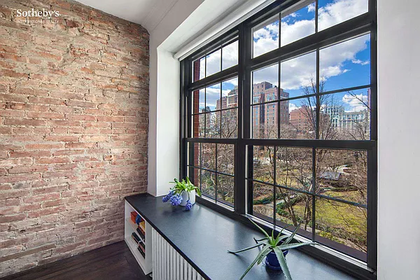 Sold by Sotheby's International Realty | media 1