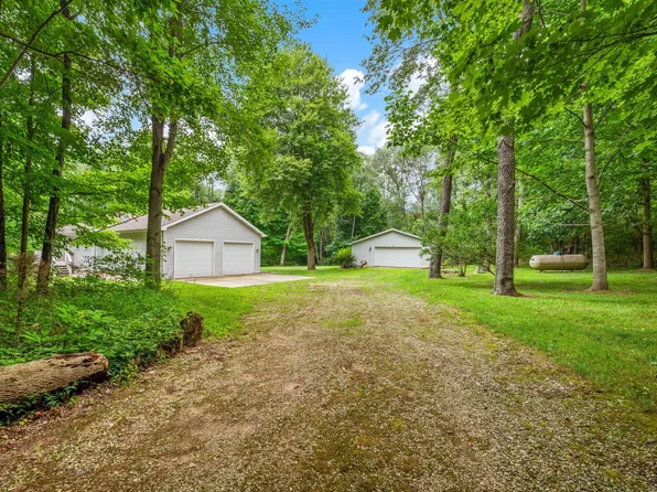 55704 Penn Rd, Cassopolis, MI 49031