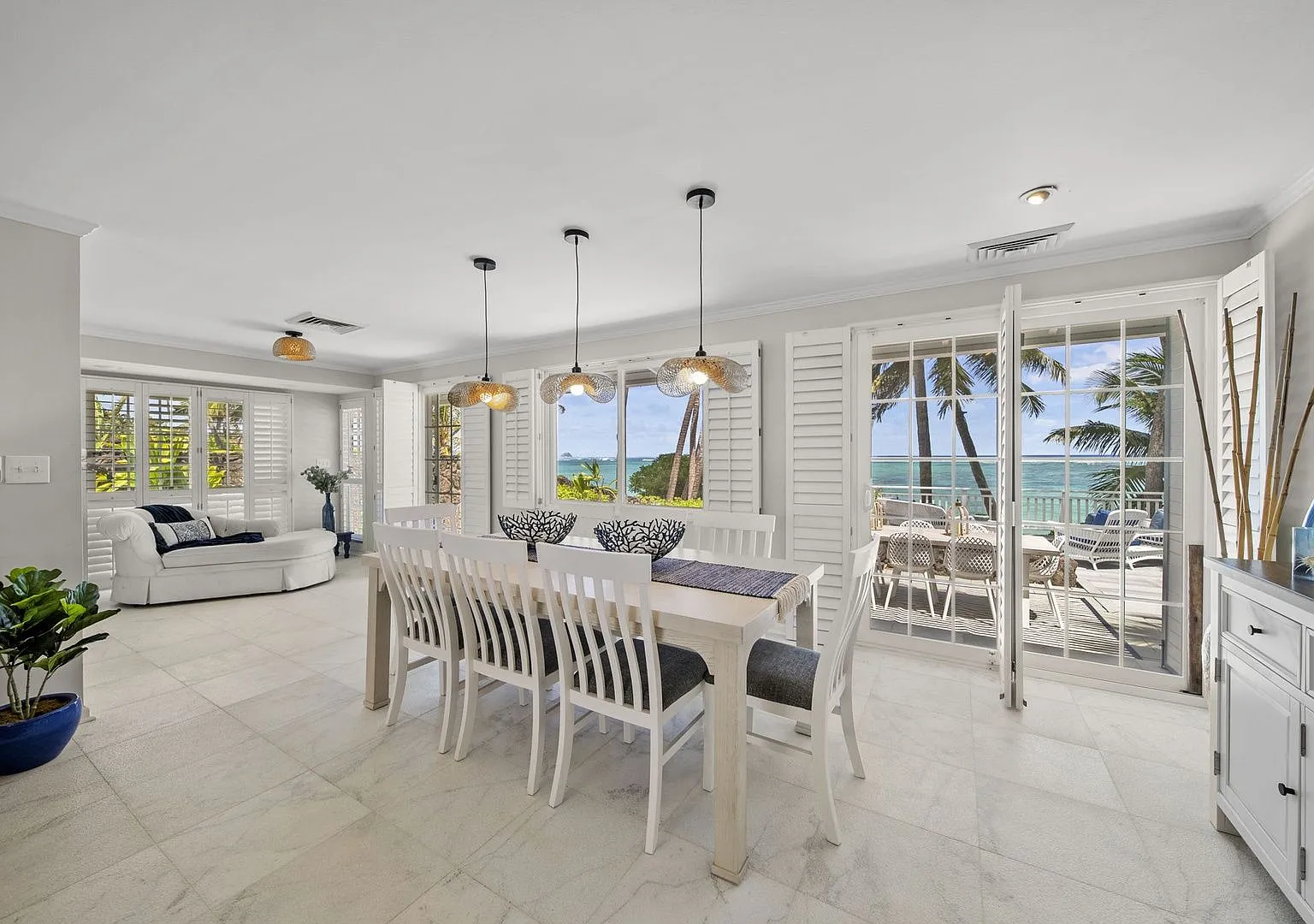 Immerse in Luxury & Tranquility at Beachfront 4BR Abode w/ Stunning Ocean Views — Photo 2
