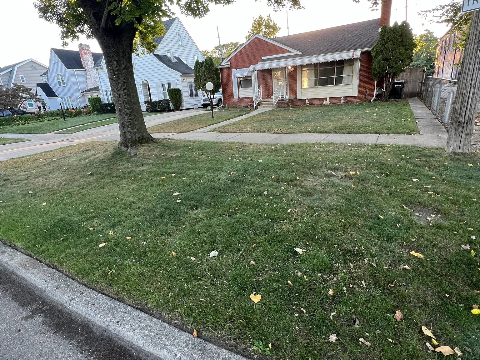 16927 Inverness St — Photo 4