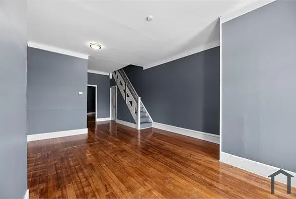 729 E Allegheny Ave — Photo 4