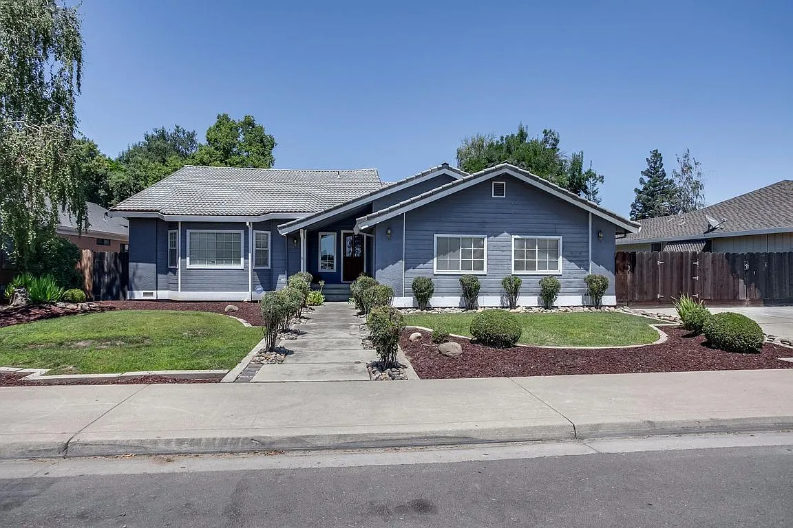 2029 Woodland Ave photo 1