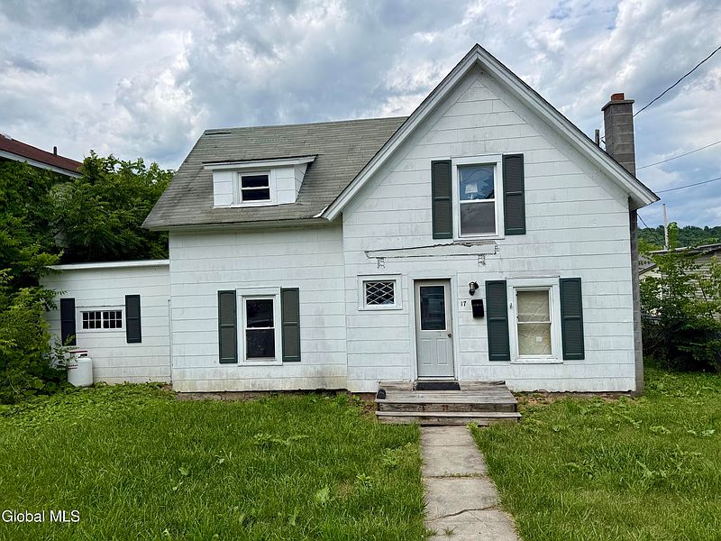 2nd image of 17 Algonkin Street