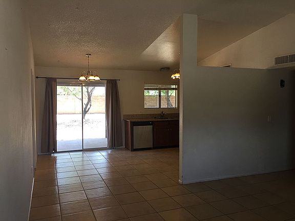 3rd image of 3201 W Bayleaf Dr