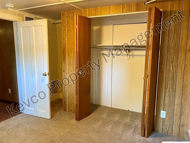 827 Remington St — Photo 15