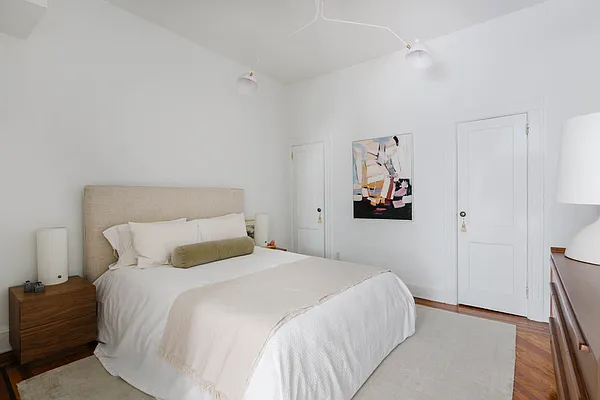 Sold by Compass | media 7