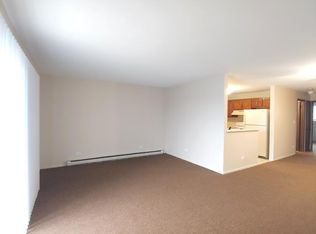 146 Quail Run Ct #2A, Carol Stream, IL 60188