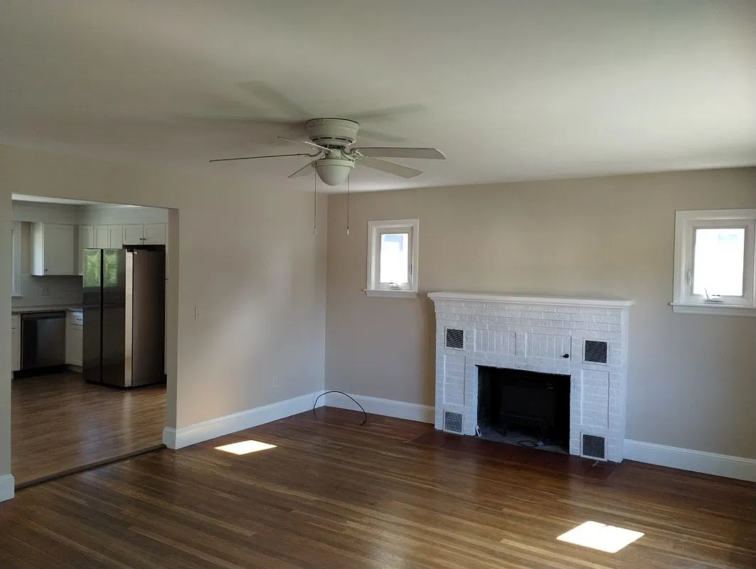 2 bed, 1.0 bath, 1232 sqft, $2,200 — Photo 3