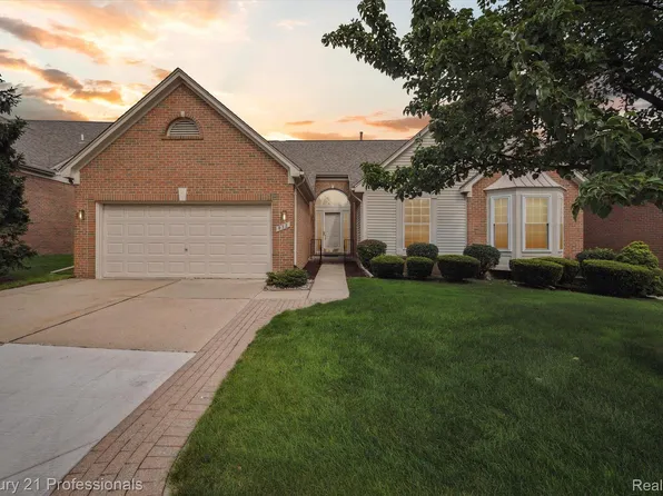 932 Churchill Cir, Rochester, MI 48307