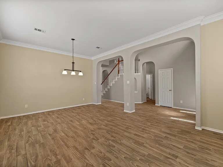 5544 Clay Ct — Photo 8
