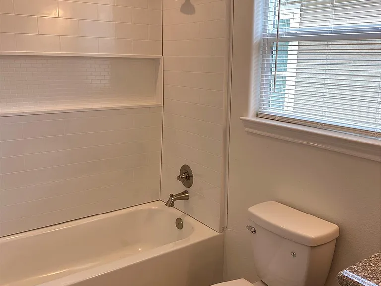3722 Putnam Dr #A — Photo 11