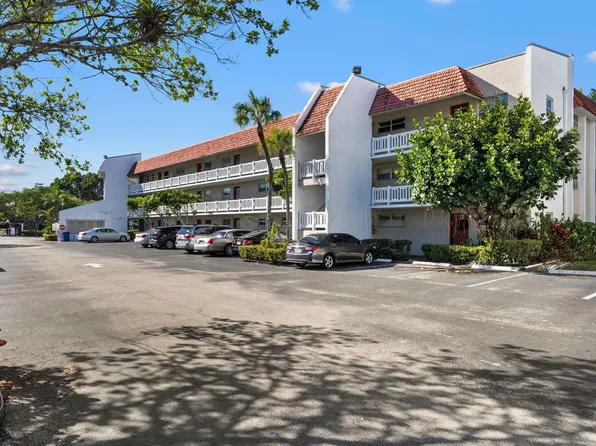 3511 Inverrary Drive #208, Lauderhill, FL 33319