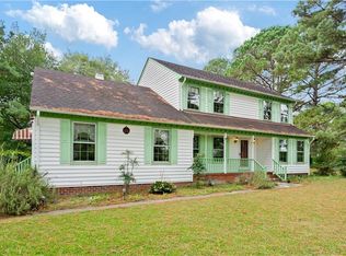 341 Hickory Rd E, Chesapeake, VA 23322