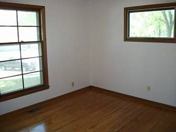 3rd image of 2609 Belle Crest Dr