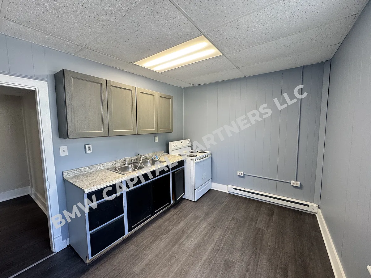 Building Photo - 128 Valley St #2