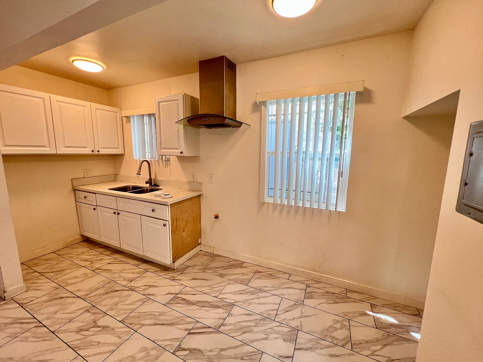 1 bed, 400 sqft, $1,600 — Photo 4