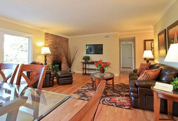 2nd image of 1373 Alderbrook Ln