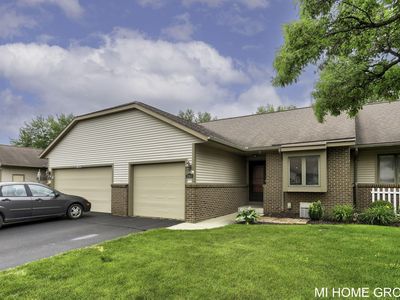 1669 Lakeview Dr, Zeeland, MI, 49464