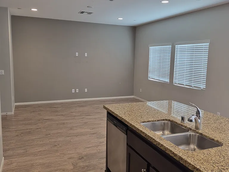 24292 Bay Laurel Ave — Photo 19