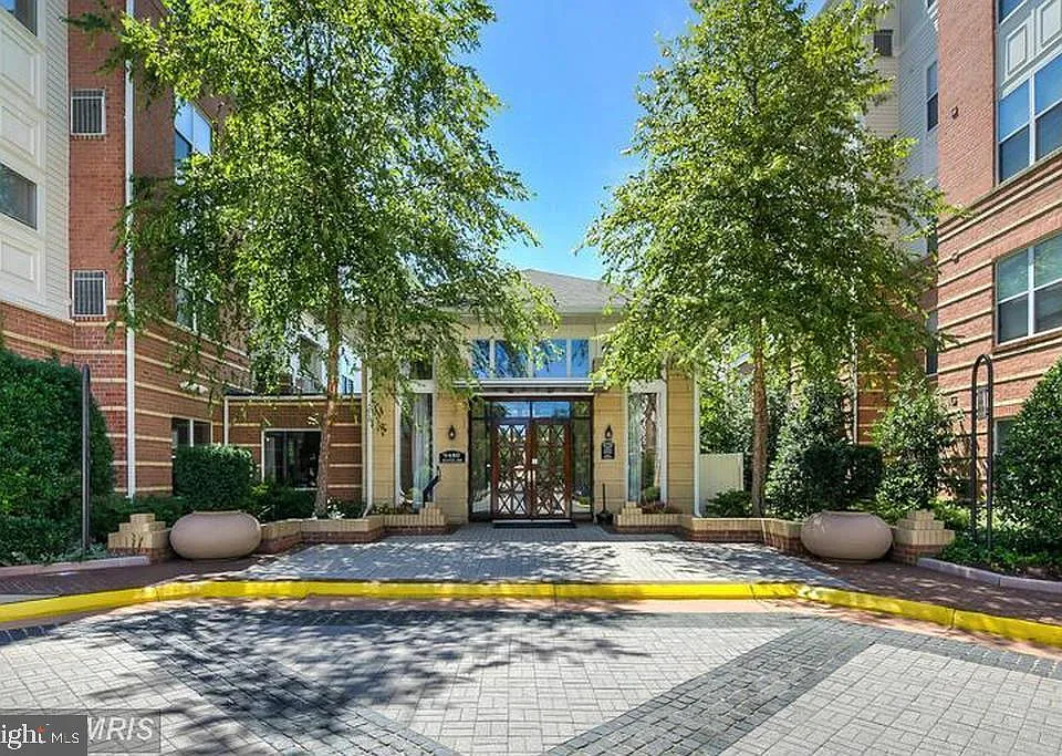 9490 Virginia Center Blvd #323