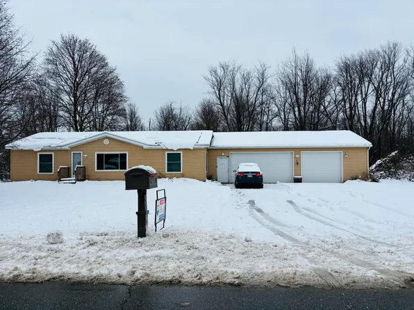 4261 52nd St, Holland, MI 49423