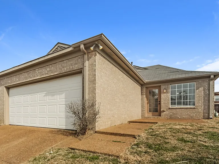 1719 Brentford Cv — Photo 19