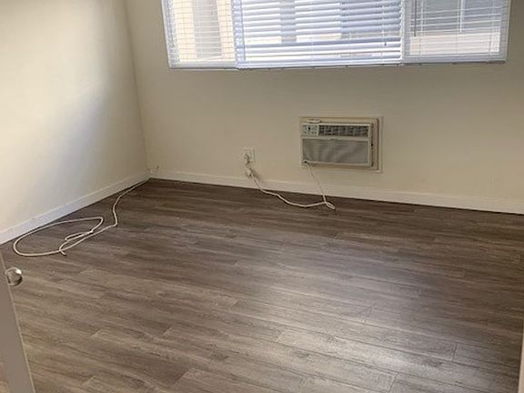 5th image of 817 Westbourne Dr #2