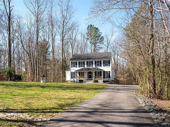 2nd image of 375 Oxford Ln