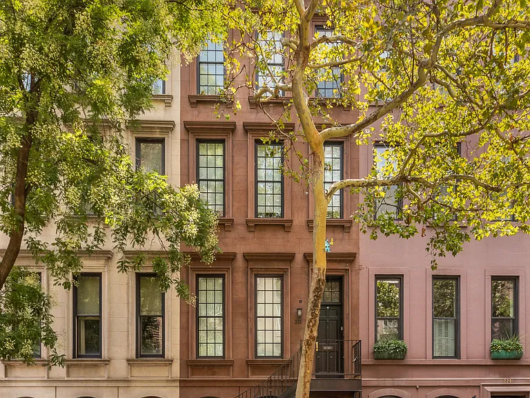 222 E 61st St #TWNHSE — Photo 24