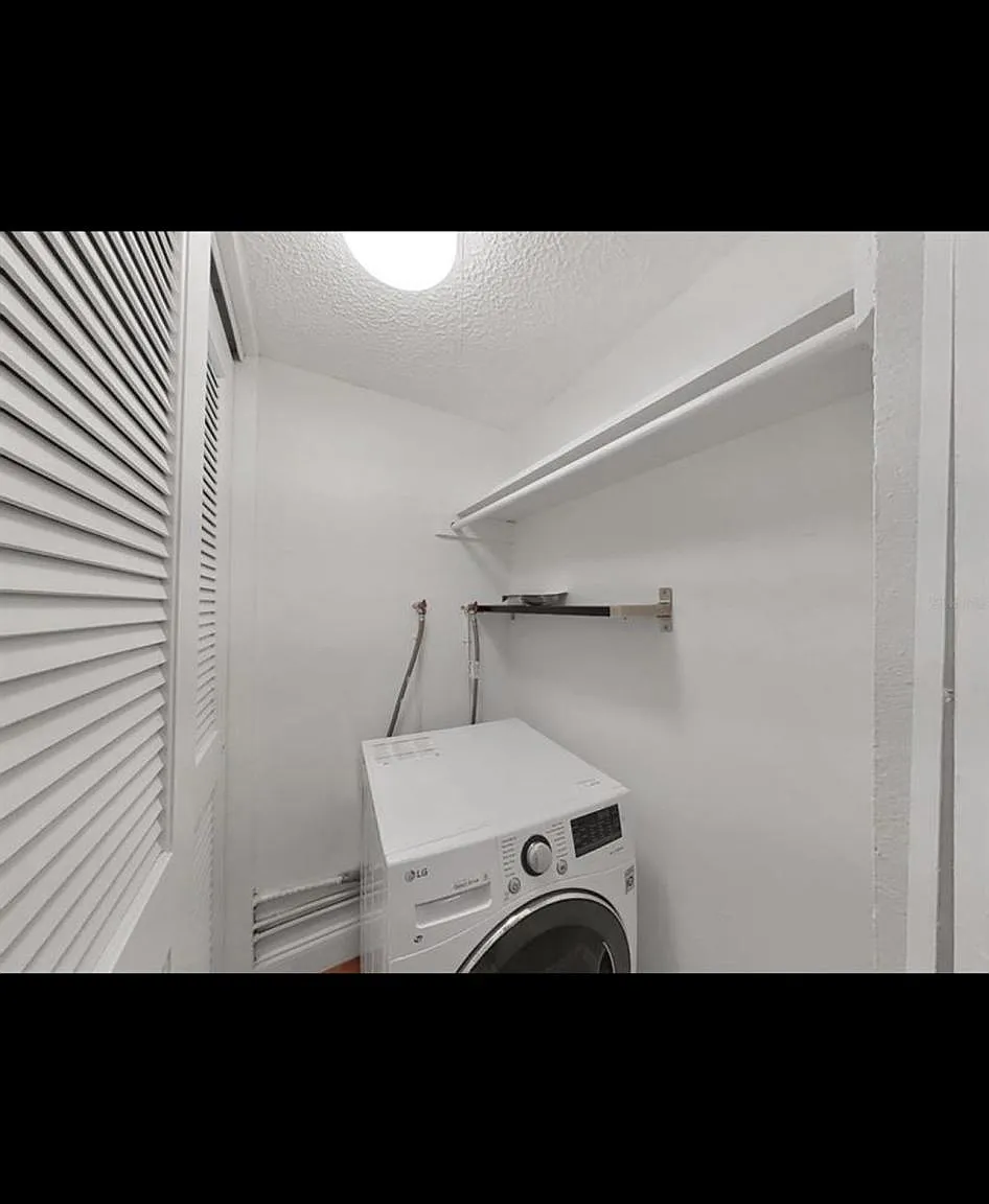 3206 W Azeele St — Photo 4