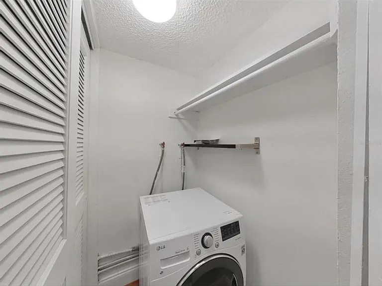 3206 W Azeele St #223 — Photo 4