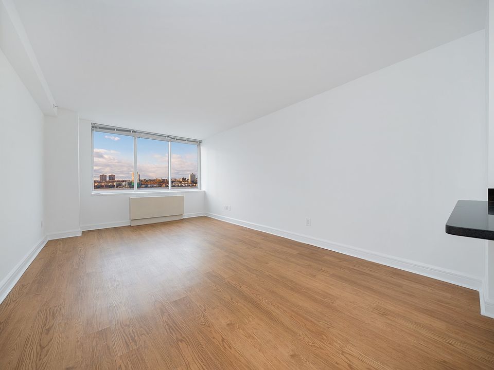 1st image of 140 Riverside Blvd APT 1115