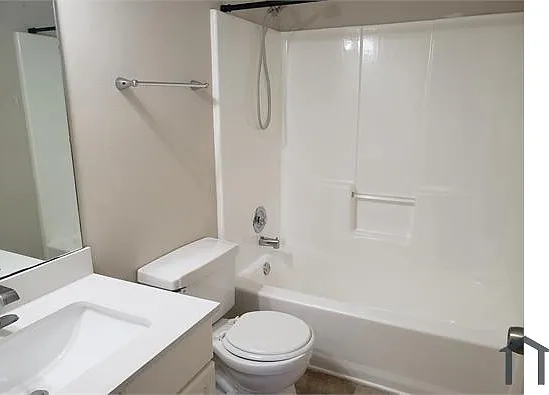2632 Abbotts Glen Dr NW — Photo 11