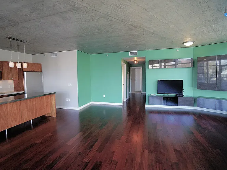 1926 W Burnside St #202 — Photo 11