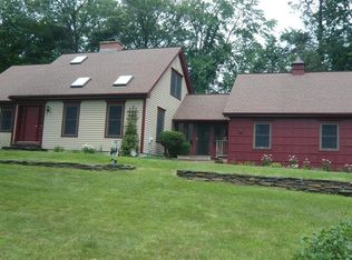 27 Dunphy Dr, Northampton, MA 01062