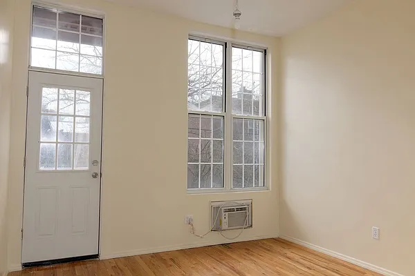 Rented by Grand & Co. | media 33