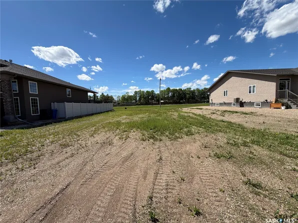 77 Good Spirit Crescent, Yorkton, SK S3N 0X1