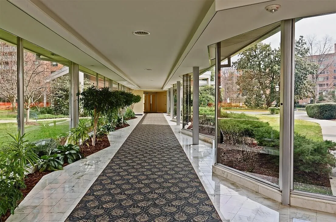 1 bed, 888 sqft, $2,500 — Photo 3