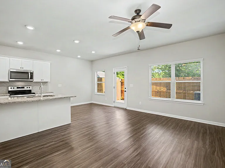 195 Skipjack Ct — Photo 9