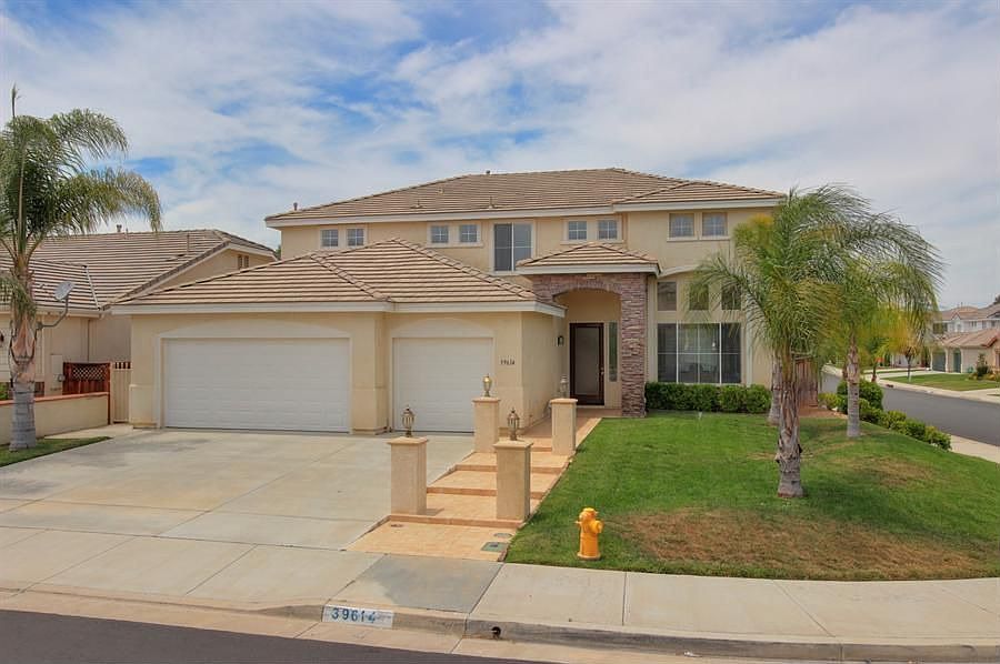 1st image of 39614 Tamarisk St